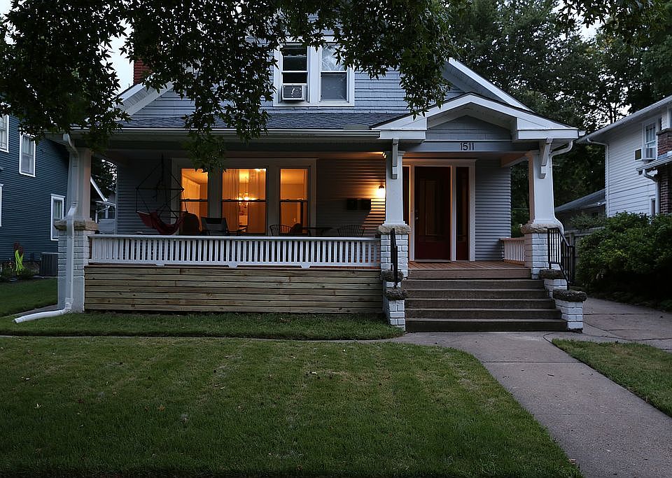 streetside view of house