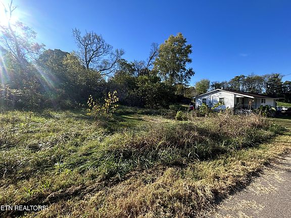 2nd image of 3856 Cluster St