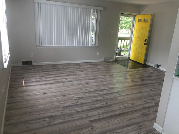 4th image of 46568 Waco St