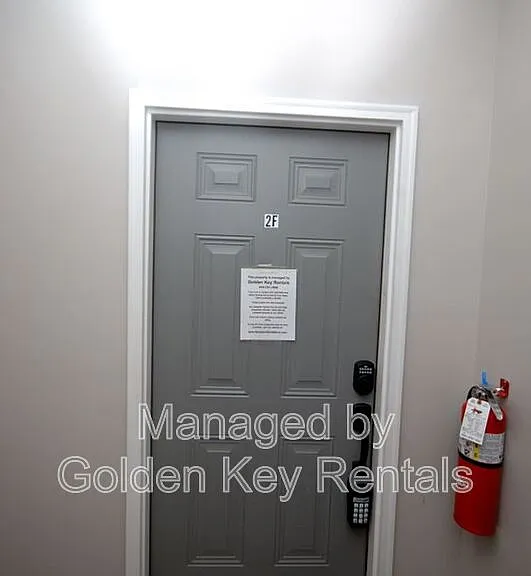 315 E Walnut St #2F — Photo 2
