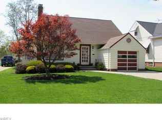 97 Southwick Dr, Bedford, OH 44146