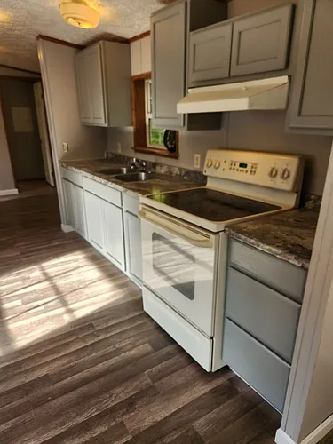 10 Austin Dr Photo 1