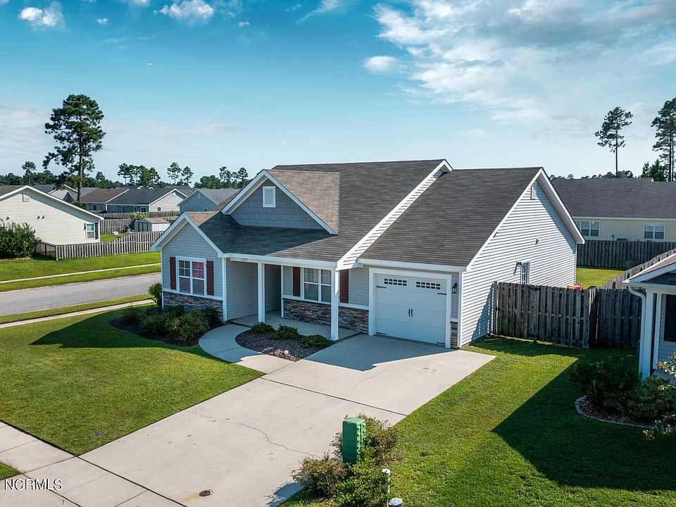 1st image of 1335 Parkland Way
