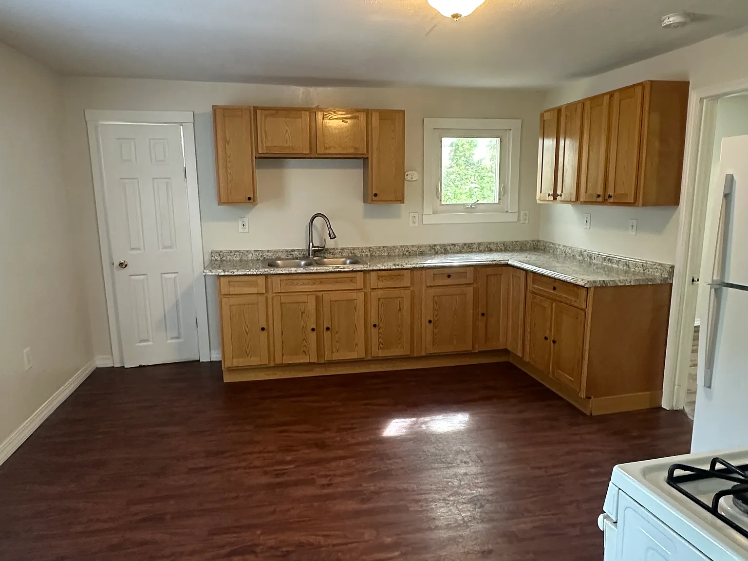 3 bed, 1150 sqft, $1,500 — Photo 3