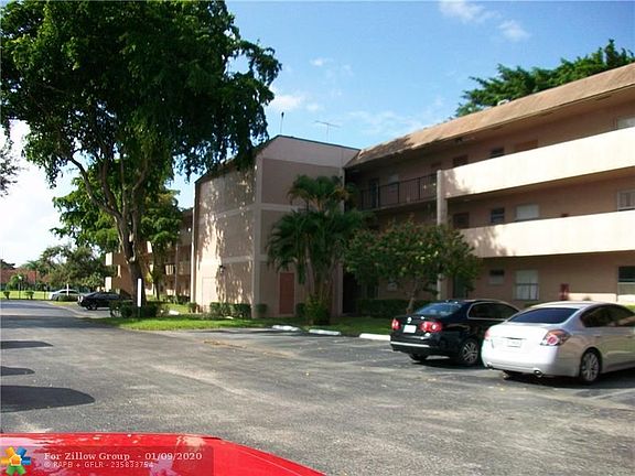 2nd image of 8401 Lagos De Campo Blvd APT V102
