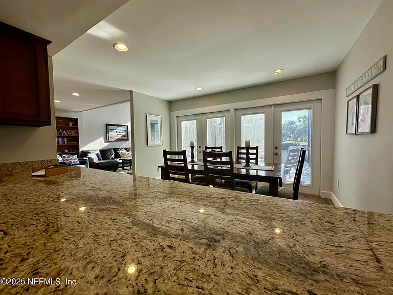 9942 Sawgrass Dr E — Photo 6