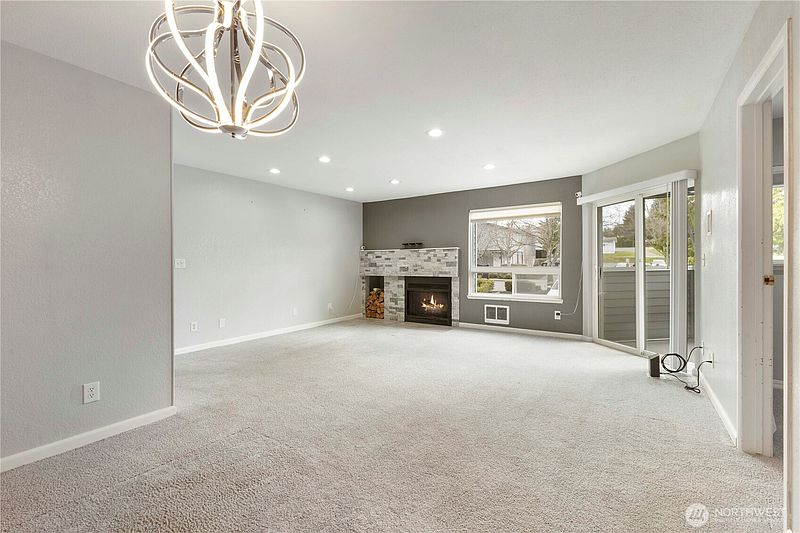 4th image of 21925 7th Avenue S #101