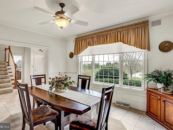 5th image of 129 Autumn Leaf Ln