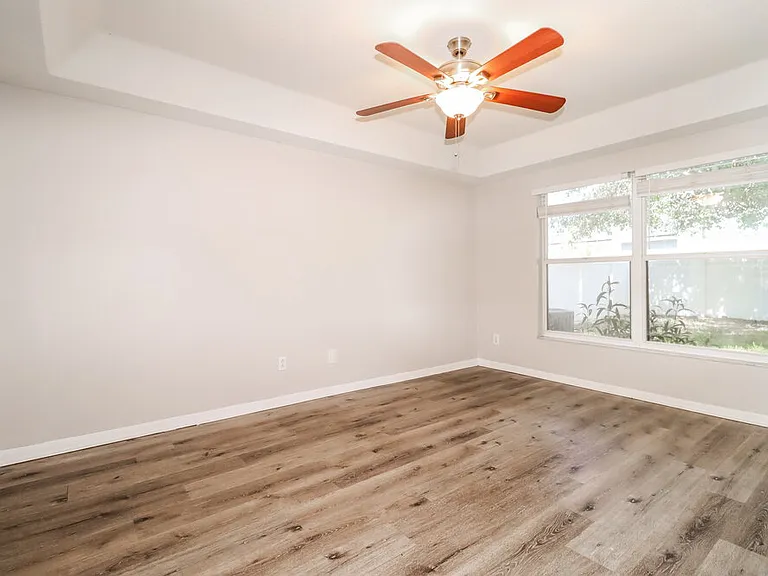 1806 Horsechestnut Ct — Photo 10