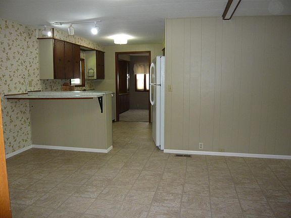 family room facing kitchen
