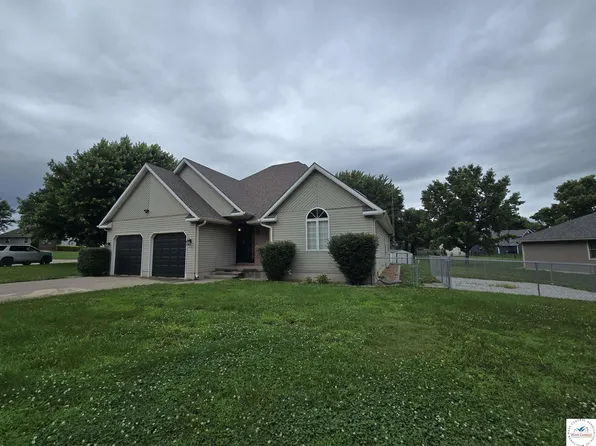 42 NW 247th Rd, Clinton, MO 64735