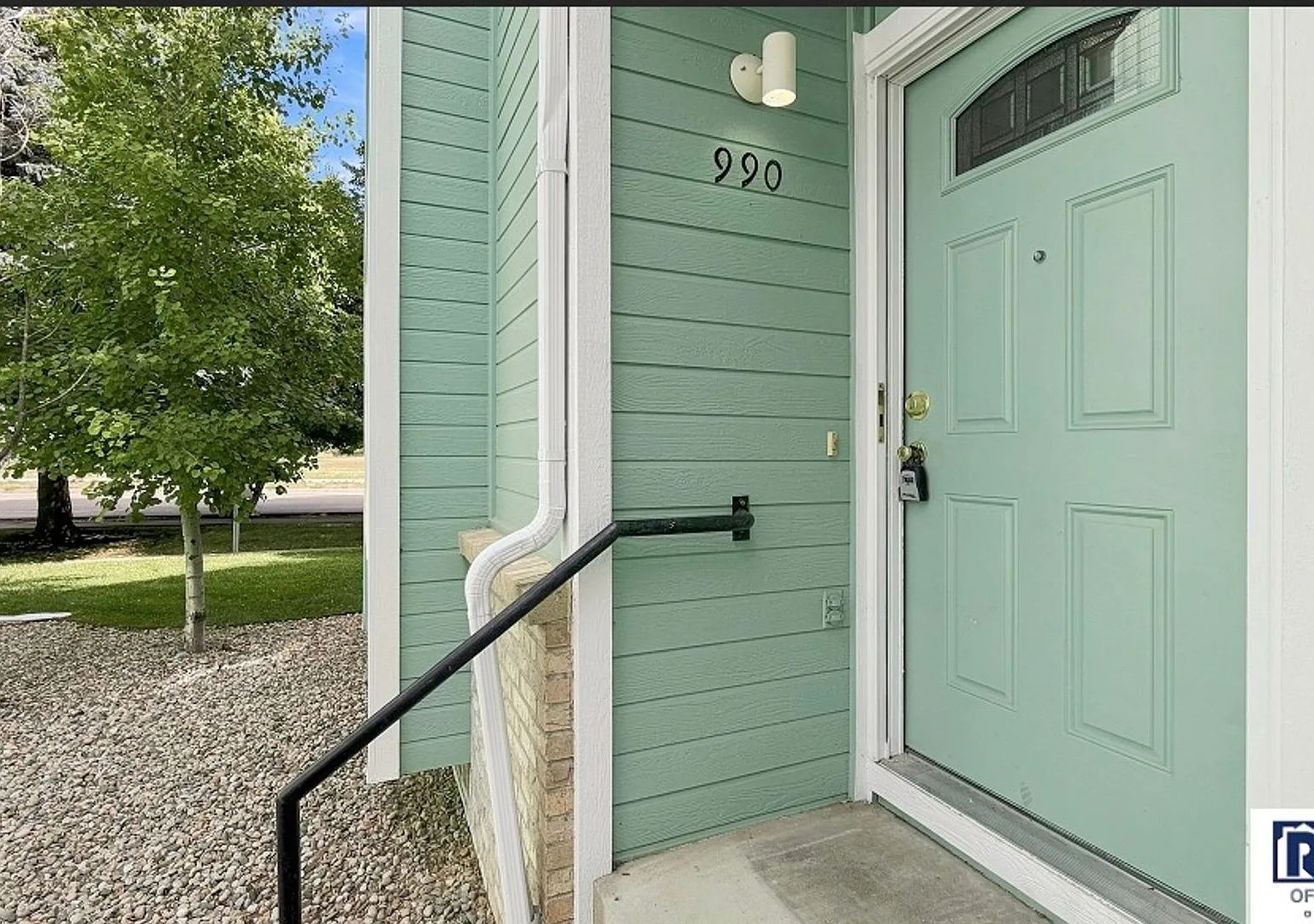 3 Beds, 2.5 Baths in the heart of Loveland — Photo 1