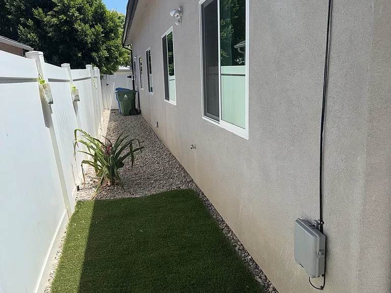 6381 Newcastle Ave — Photo 10