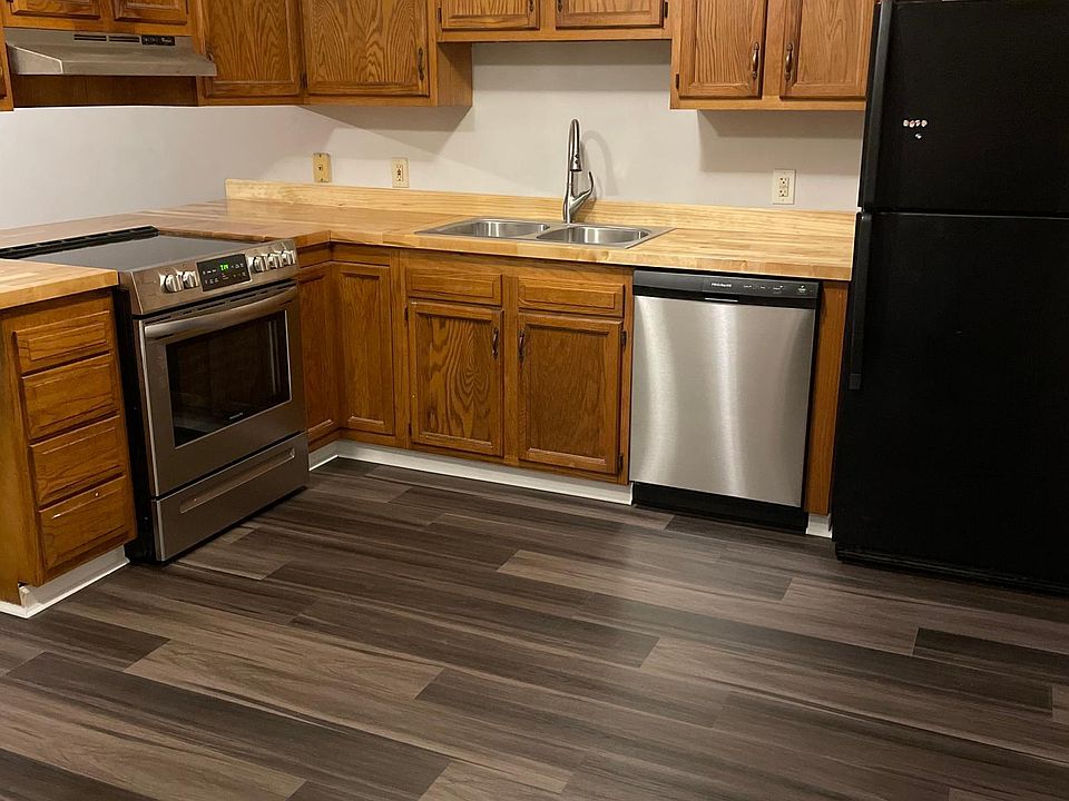 2nd image of 91 Vine St #91
