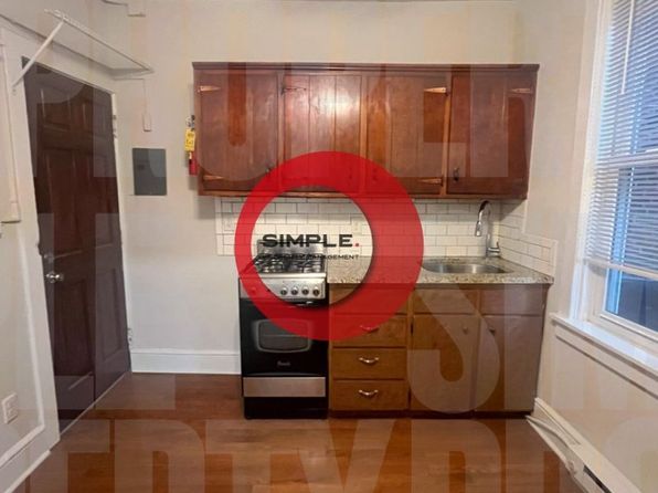 37 E Philadelphia Ave