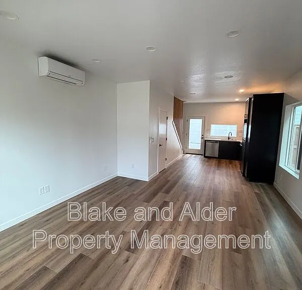 3522 NE 44th Ave — Photo 5