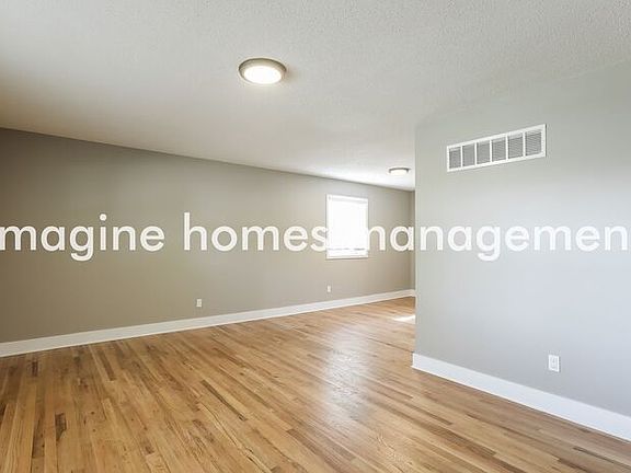 3rd image of 5620 N Quincy Ave