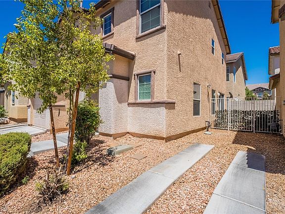 4th image of 1242 Golden Apple St