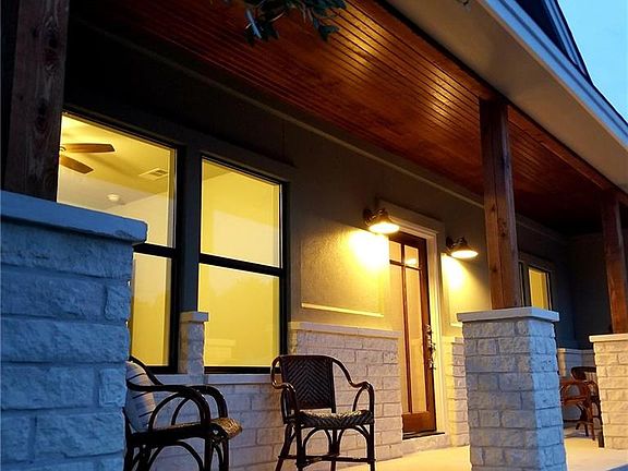 3rd image of 10609 Creekwood Cir
