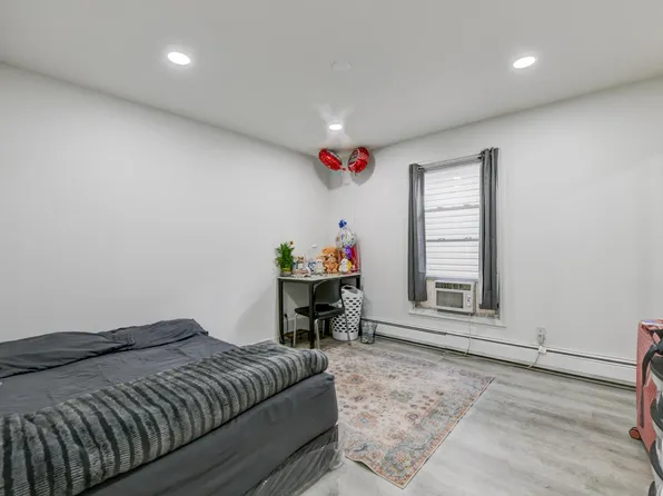 708 Garfield Avenue image 19 of 32