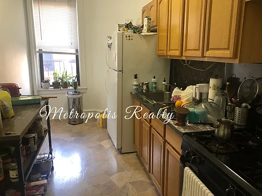 Rented by Metropolis International Realty Inc. | media 23