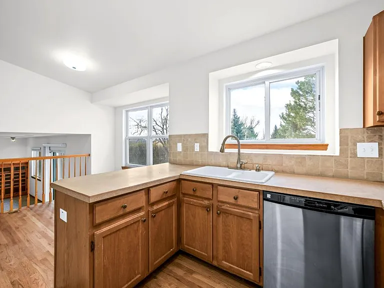 749 Peregrine Run — Photo 6