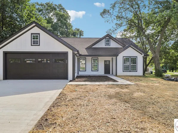203 Saint Charles St, Holden, MO 64040