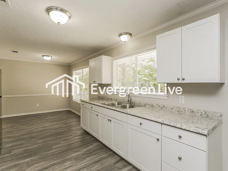 658 Tifton Dr — Photo 5