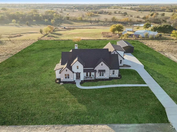 711 Hummingbird Ln, Justin, TX 76247