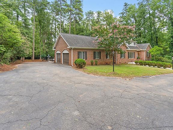 2nd image of 113 Pinecrest Dr