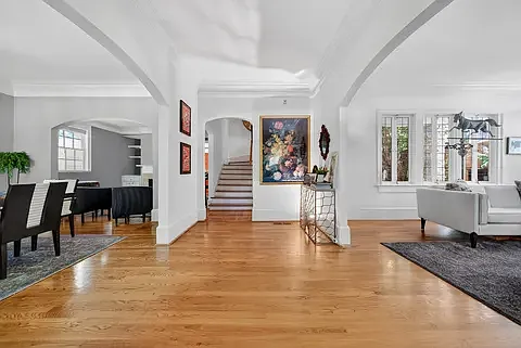 3 bed, 2.5 bath, 2846 sqft, $6,800 — Photo 2