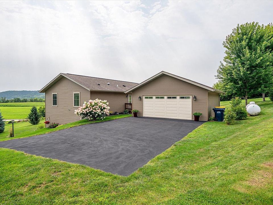 1st image of 425 Fox Hollow DRIVE