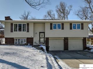 10505 Grand Ave, Omaha, NE 68134