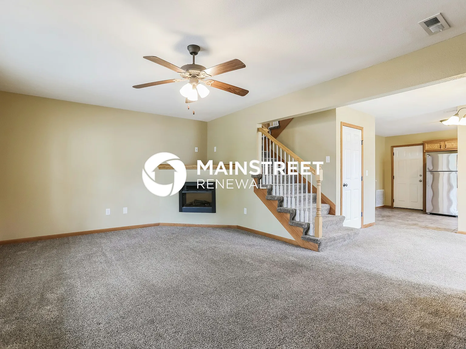 411 NE Wolf Creek Dr — Photo 3