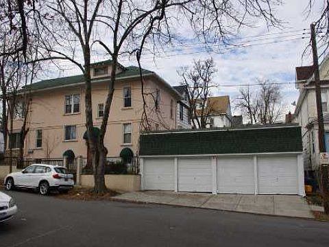 2nd image of 4317 Murray St