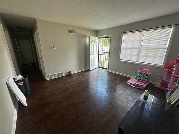5th image of 3177 Maple Hill Dr