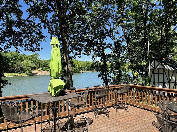 2nd image of 236 E Lakeshore Dr