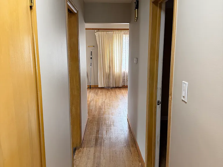 18031 Mott Ave — Photo 12