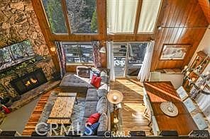 4th image of 401 Grass Valley Rd