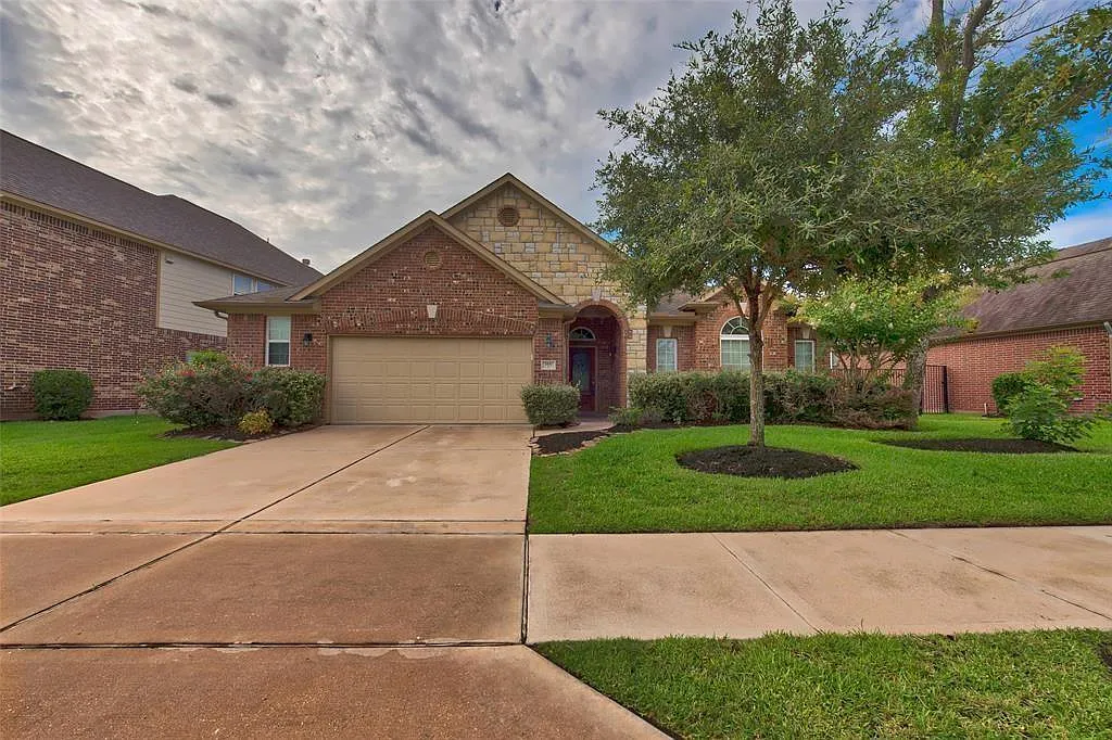 Building Photo - 6906 Patterson Dr