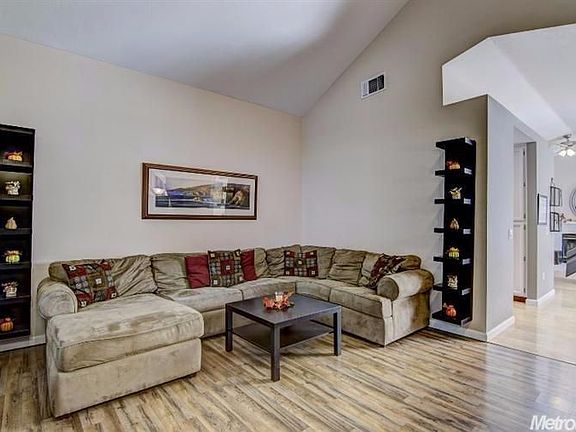 4th image of 6934 W Oak Ct