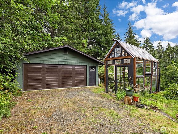 3rd image of 4811 Ashram Lane NW