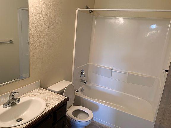 3rd image of 1010 Douglas St #B-6