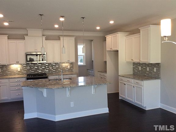 3rd image of 229 Congaree Dr