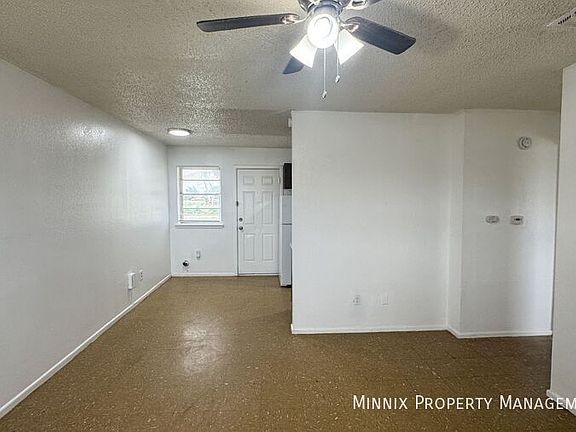 3rd image of 637 S Crosby St