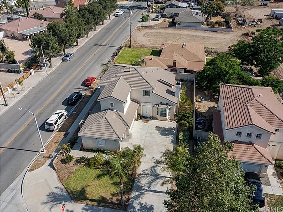4th image of 15891 Dianthus St