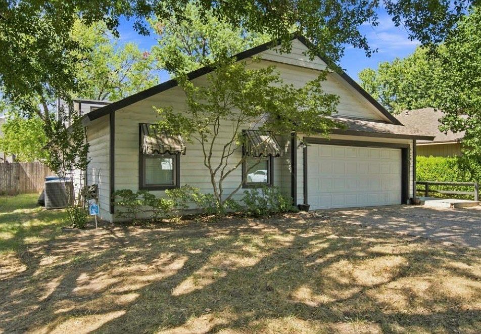 2nd image of 9204 S Maplewood Ave