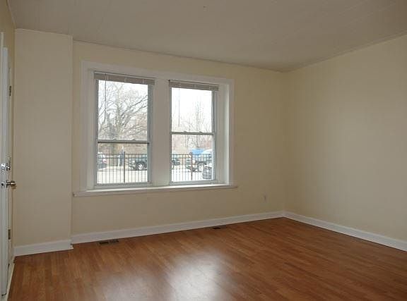 3rd image of 9626 S Ewing Ave #1