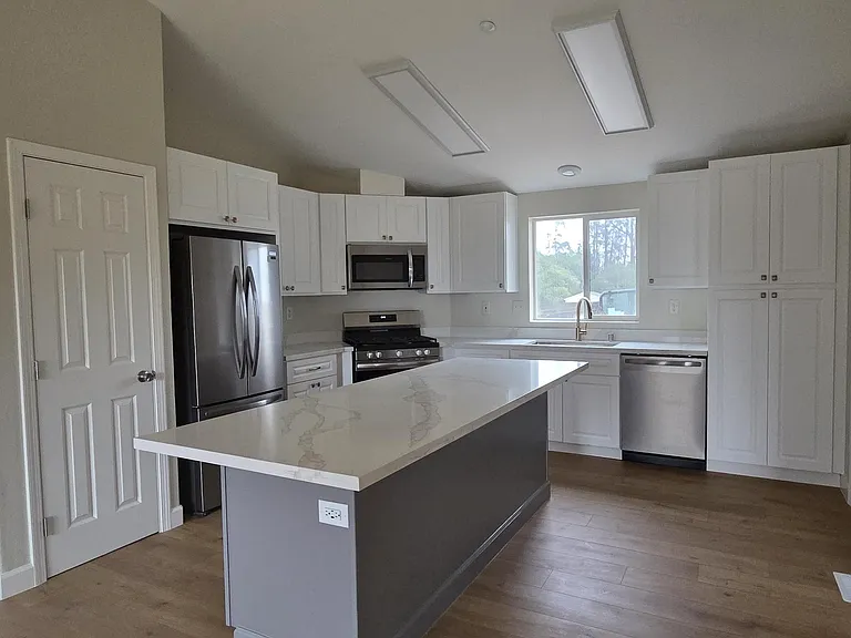 Fully remodeled kitchen with all new appliances