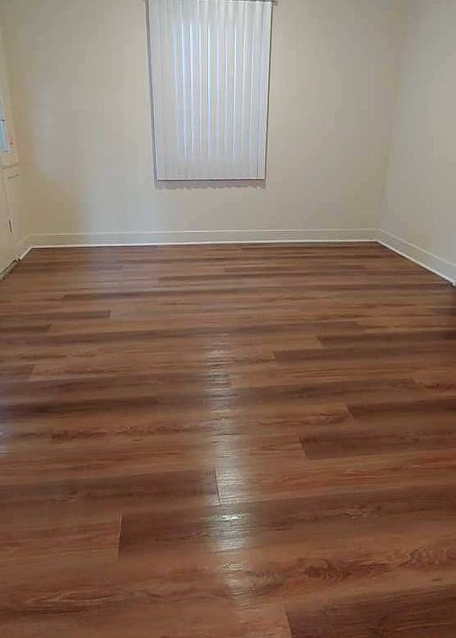 1st image of 709 W 77th St